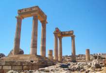 Родос, греческие колонны