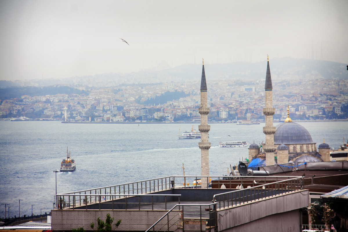 Туры в стамбул на 4 дня. Стамбул вид из далека. Стамбул в ноябре. Грозный от Стамбула.